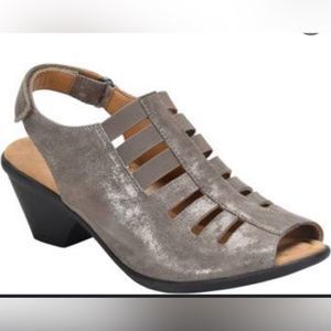 Comfortiva by Softspots Peep-Toe Leather Sandals size 11w.